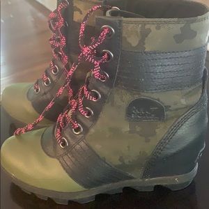 Girls sorel boots